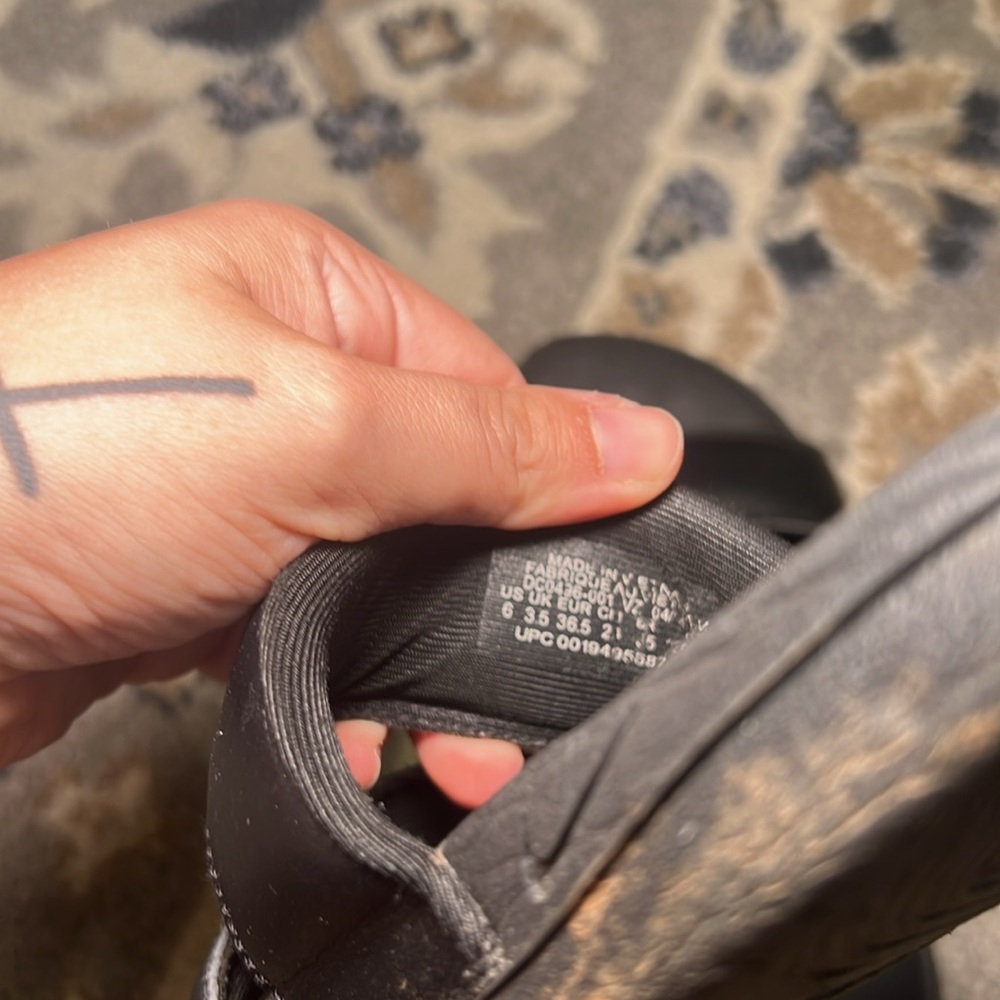 Nike‎ Slides - Picture 4 of 5